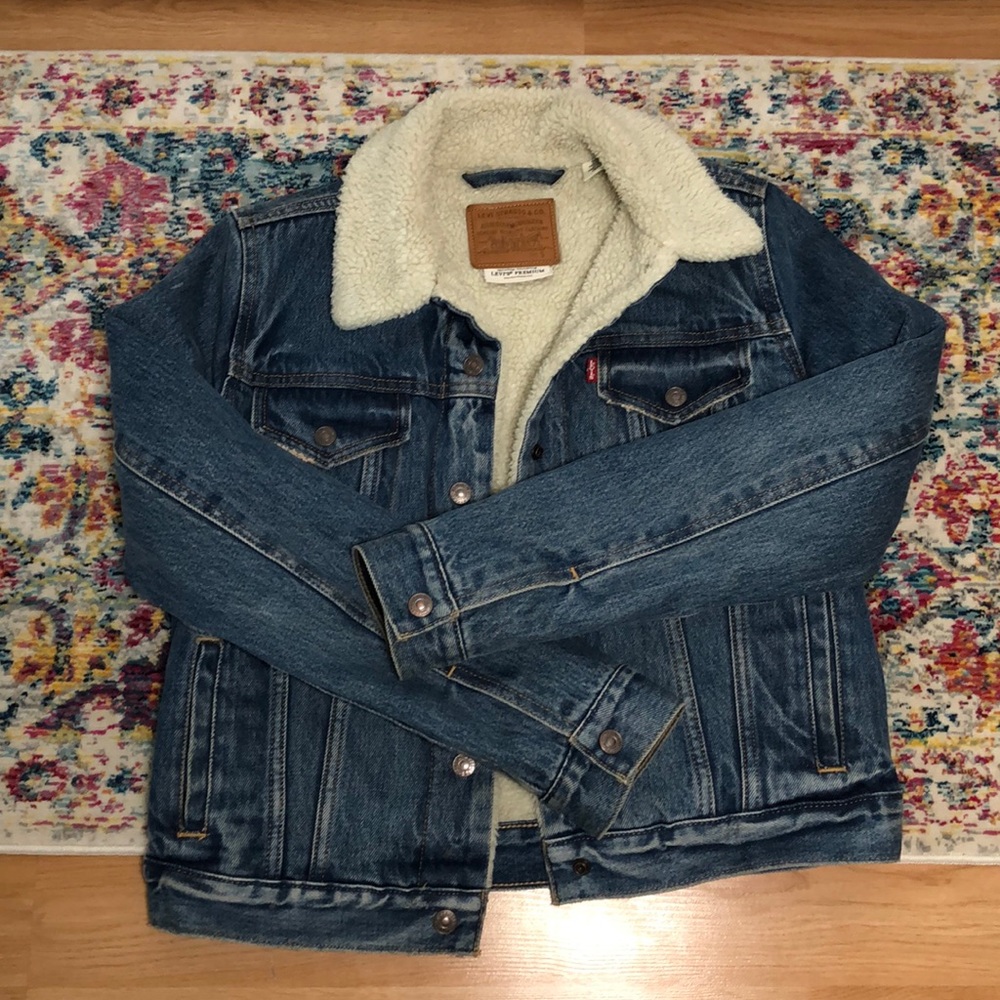 LEVI JACKET!